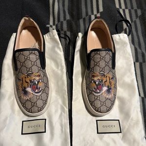 Men's GUCCI GG Supreme Tiger Slip On Sneakers RARE  Sz :US 9.5